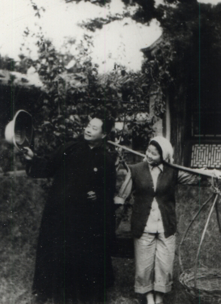 李世济(右)与程砚秋 李世济(右)与程砚秋