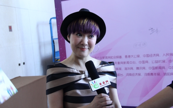 著名公益人士、知名演员周艳泓接受媒体采访