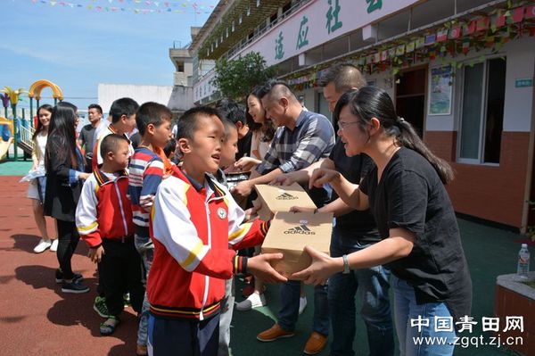 “百名委员圆百梦”爱心公益活动走入县培智学校1