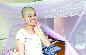 　“再过几个月，我的头发就会重新长出来的?！备肚缧ψ潘?。