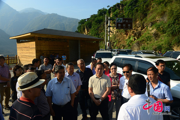 朱维群率全国政协调研组赴怒江州调研扶贫:从根本上阻断“穷根”(中国网记者 王金梅) 朱维群率全国政协调研组赴怒江州调研扶贫:从根本上阻断“穷根”(中国网记者 王金梅)