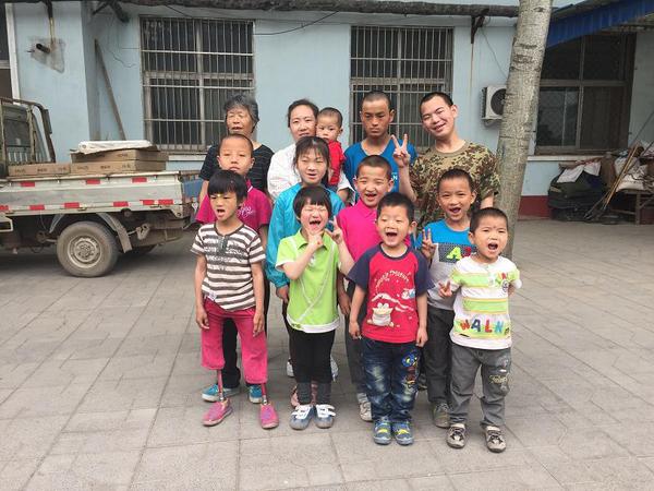 200万慈善食品滋养燕赵儿童 王小芬和她的孩子们喜获捐赠 200万慈善食品滋养燕赵儿童 王小芬和她的孩子们喜获捐赠