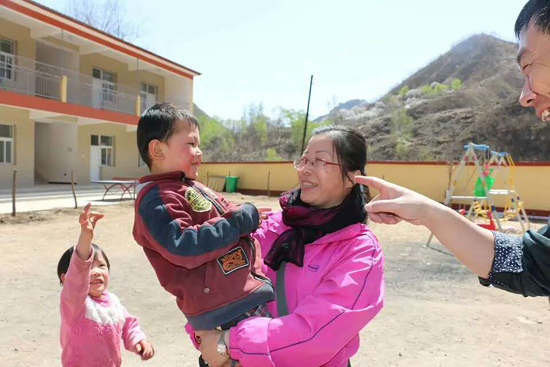 张燕萍和孩子 张燕萍和孩子