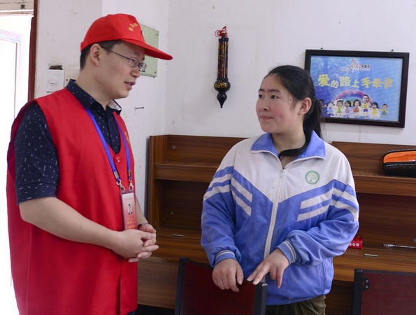 南昌慈善义工协会组织义工看望SOS儿童村的孩子2