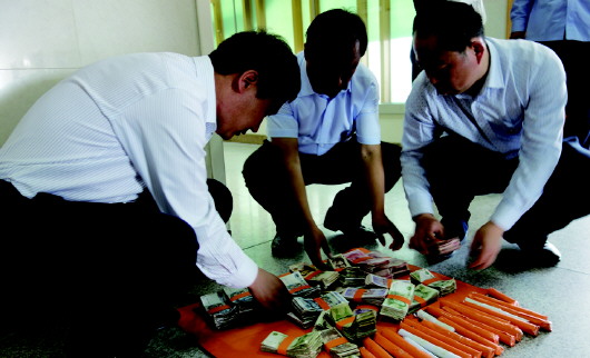 全校师生给丁丁捐了近10万元。