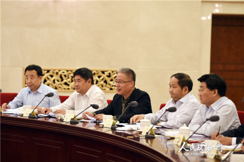 许进委员在双周座谈会上发言