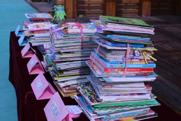 打包好的童书，即将被日夜兼程运往甘肃。