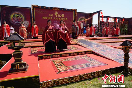 河北曹妃甸首办中国北方国际汉唐集体婚典(图)