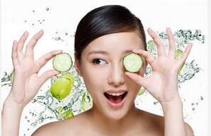 想要皮肤永远20岁？ 学学一生的护肤秘笈