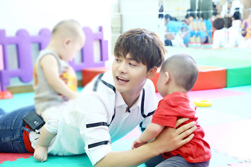 马天宇“小婴儿之家”做义工2 马天宇“小婴儿之家”做义工2