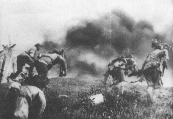 新四军部队向日伪发起进攻 新四军部队向日伪发起进攻