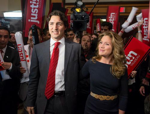 加拿大帅气总理G7峰会偷闲一天 与妻共庆结婚11年