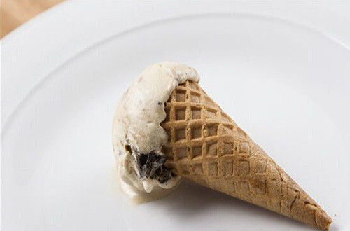 盘点奇葩冰激凌 母乳、伟哥冰激凌敢吃吗