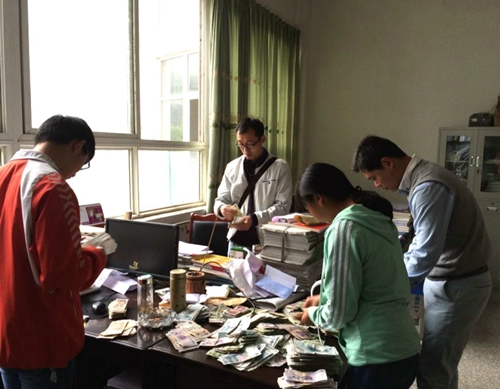 为患病学生刘玉萍爱心捐款 为患病学生刘玉萍爱心捐款