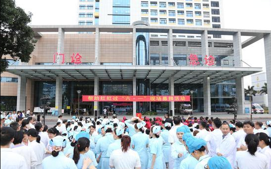 6岁男孩肚子大过皮球 收到爱心捐款四万余元2