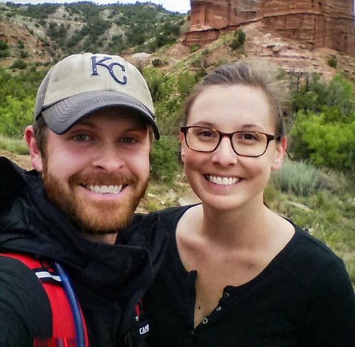 　　旅行结束后，他们很有可能继续住在这个只有18平的移动房里，但他们并不在乎，因为他们认为房子、车子等物质财富并不重要，重要的是两个人能在一起，并且过得开心充实。