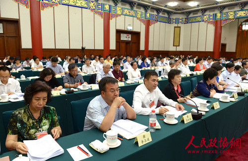 5月31日，全国政协在北京召开“推动大众创业、万众创新”专题协商会。本报记者 齐波摄