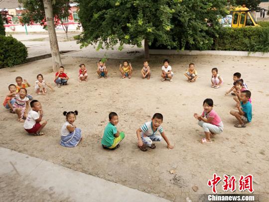 据了解，山西省慈善总会计划在未来五年内，每年新设、改建100所“关爱儿童之家”，完成对山西全省留守儿童相对集中区域的全覆盖。　温徐旺 摄