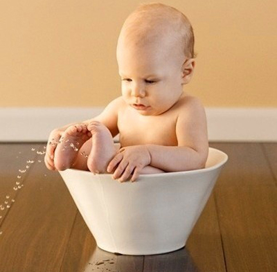 假如被困海上 该选择喝尿还是喝海水？