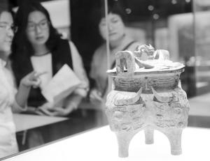 首都博物馆镇馆之宝之一伯矩鬲。