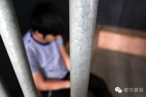 江苏一女子夜遇