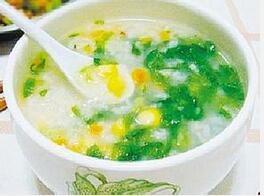 清火消肿降血压 夏季喝荷叶粥好处多多