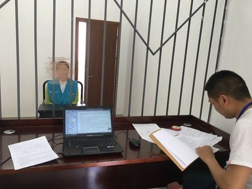 网络主播直播淫秽表演获利10万 被绵竹警方抓获