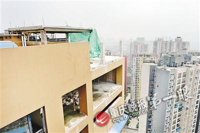 30多层楼顶建别墅 居民讥讽
