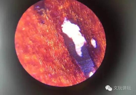 图中填充物均很平整，充实饱满