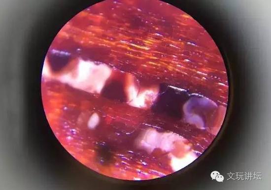 图中金星填充物为半透明，不是那种充实感，并且带有油脂