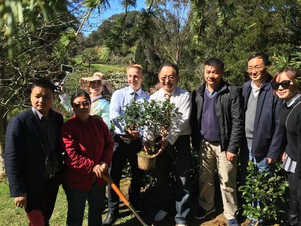 355537760652637949 355537760652637949