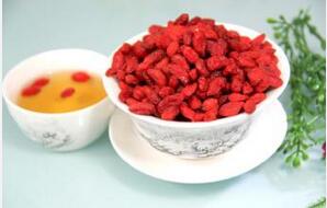 夏天吃枸杞 补肾防脱发增强免疫力