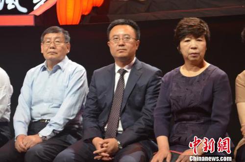 山西11地市书记市长的偶像之路：上节目被赞小清新