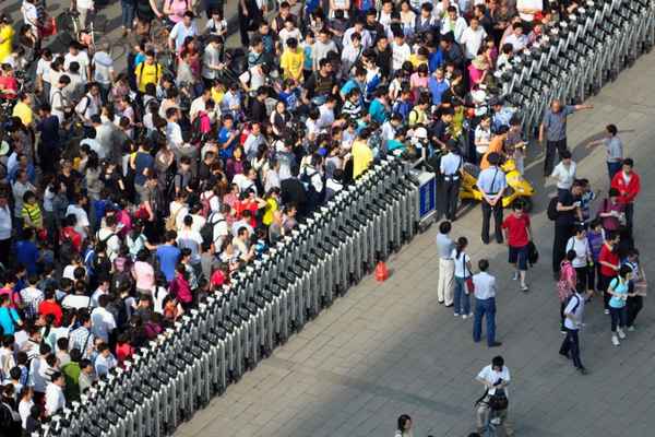 “史上最严”高考将临 北京首用特警押运高考试卷5 “史上最严”高考将临 北京首用特警押运高考试卷5