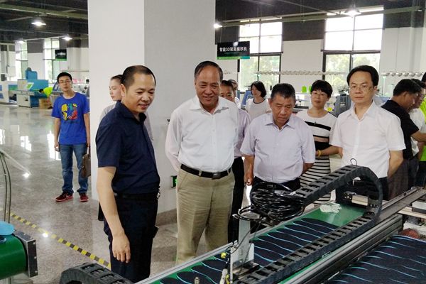 2016062114403244556 2016062114403244556