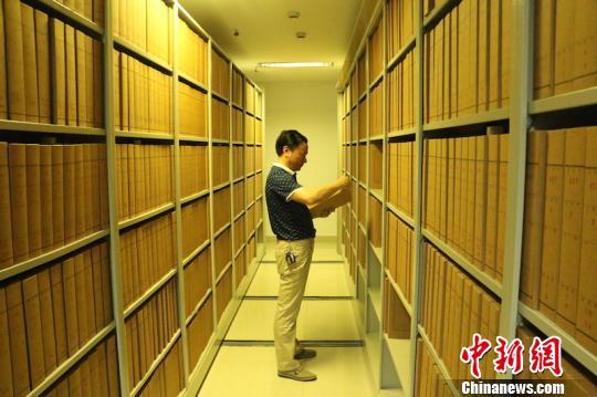 光绪年间报纸现浙江浦江 许乾虎 摄 光绪年间报纸现浙江浦江 许乾虎 摄