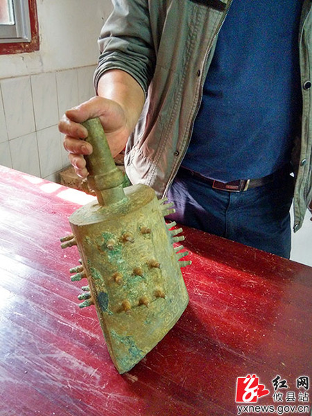 距今2700多年的西周铜铙，现已被县文物局馆藏