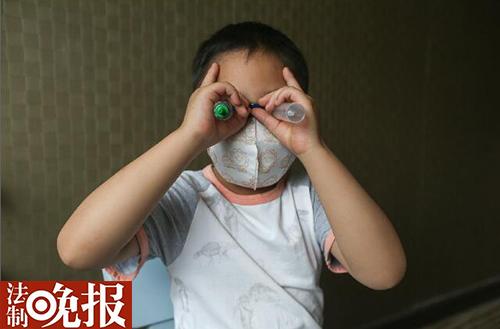 五岁白血病患儿对父母各说三声