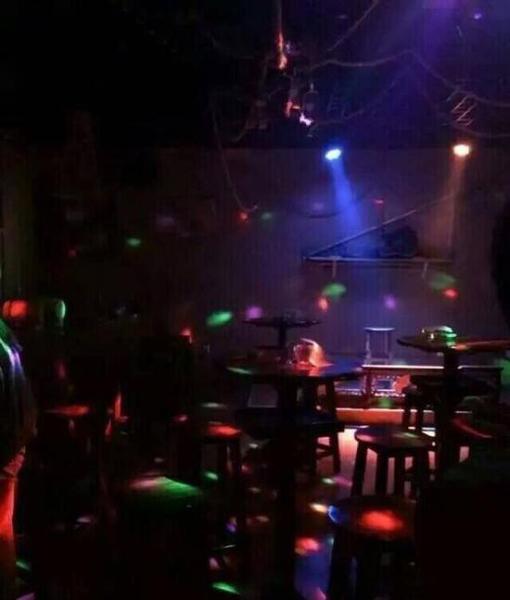 安徽一高校校内开酒吧 校方:酒只针对校外人士