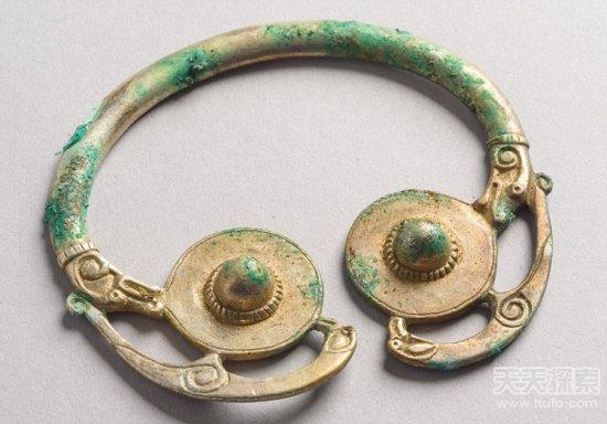 英国寻宝猎人发现神秘容器 让考古学家震惊 英国寻宝猎人发现神秘容器 让考古学家震惊