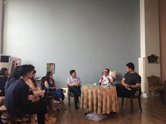 图注:10位幸运的小伙伴如约而至陈丹青工作室