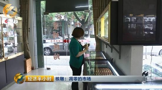 一个上午，阿杜的店里都没有几个人上门，阿杜告诉我们，从去年开始，这种情形就已经是家常便饭了。
