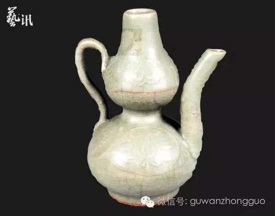 元龙泉窑青瓷葫芦形执壶