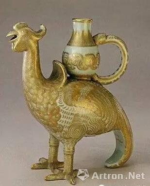 东青釉描金天鸡花浇，清乾隆，高18.3cm，口径2.3cm