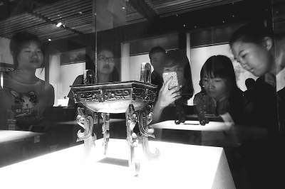 园博馆首次展出西周鸟纹方鼎 园博馆首次展出西周鸟纹方鼎