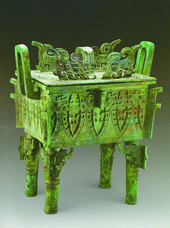 二○一三年湖北随州叶家山一一一号墓出土曾侯方鼎与铭文 资料图片 二○一三年湖北随州叶家山一一一号墓出土曾侯方鼎与铭文 资料图片