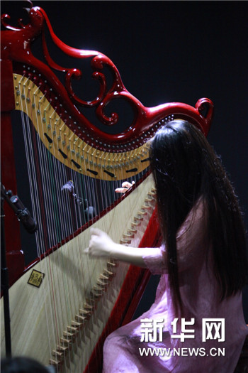 鲁璐现场演奏箜篌 鲁璐现场演奏箜篌