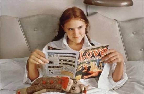 小眼神略显犀利