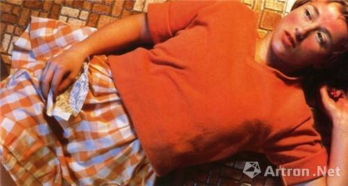 Cindy Sherman 《Untitled #96》 （1981）， 2011年5月纽约佳士得拍卖会拍得389.05万美元。