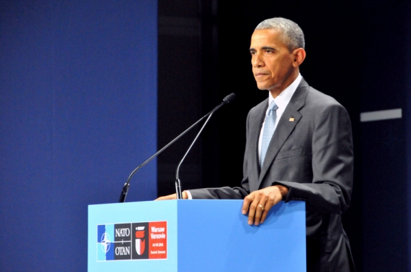 新华社照片，华沙，2016年7月10日
    （国际）（1）北约华沙峰会做出多项决定
    7月9日，在波兰首都华沙，美国总统奥巴马在北约华沙峰会结束后出席新闻发布会。
    为期两天的北大西洋公约组织（北约）首脑会议9日下午在波兰首都华沙落下帷幕，北约成员国领导人做出加大在中东欧的军事存在和为打击极端组织“伊斯兰国”国际联盟提供更多支持等多项决定。
    新华社记者石中玉摄